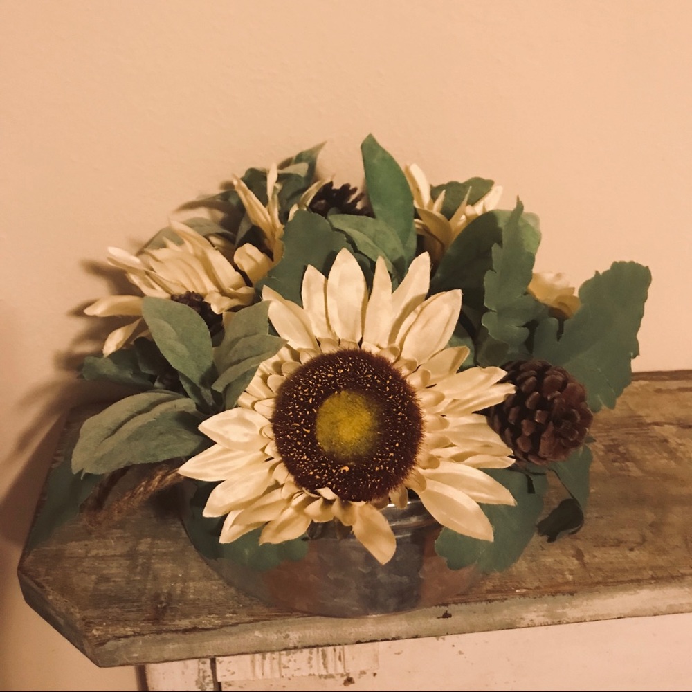 Farmhouse Fall Centerpiece